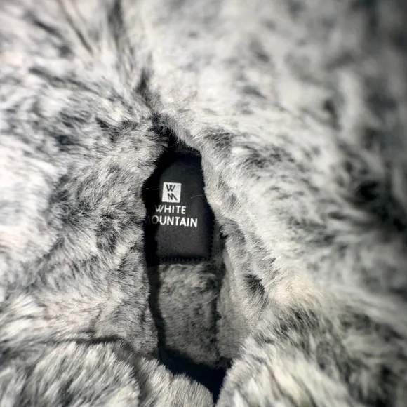 White Mountain black boots, fur lined, size 8, only worn once. - Picture 4 of 5